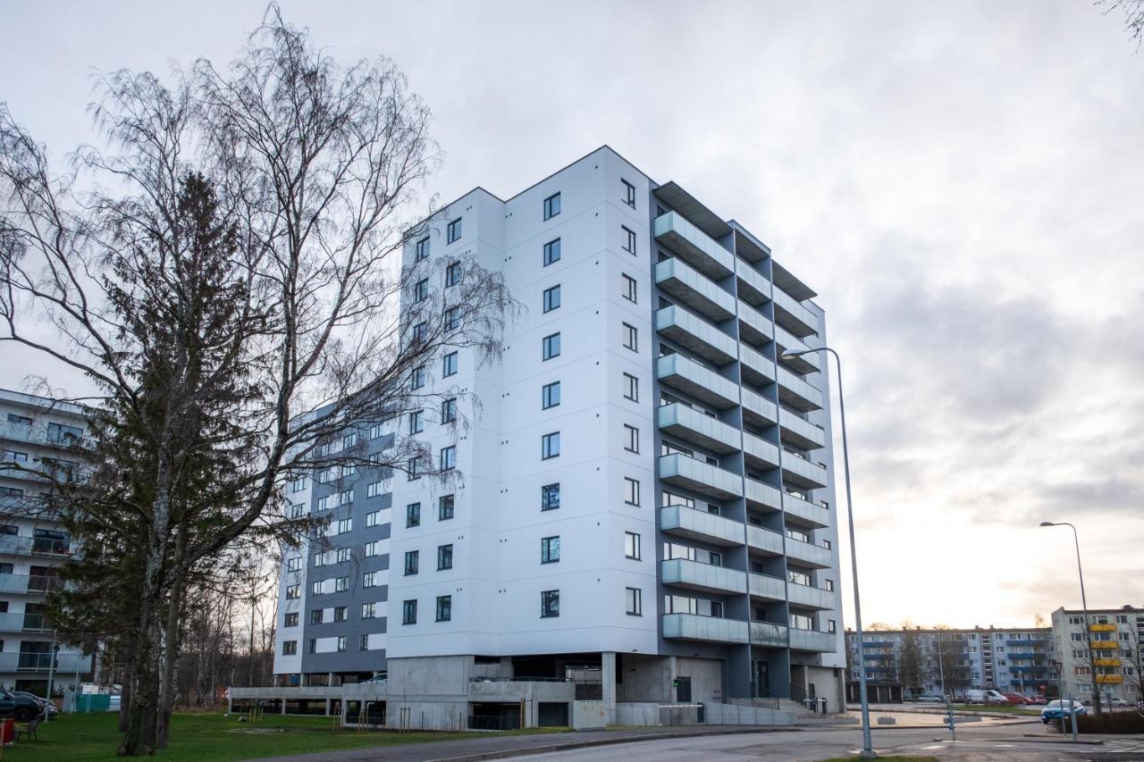 Spacious Mustamaee - Free Parking Appartement